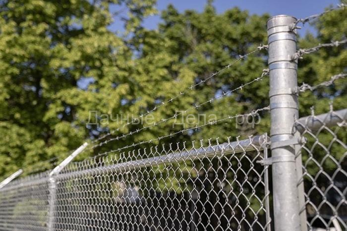 Какой забор нельзя ставить у себя на участке?