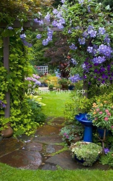 Как украсить сад подручными материалами: 10 идей, которые не теряют актуальности