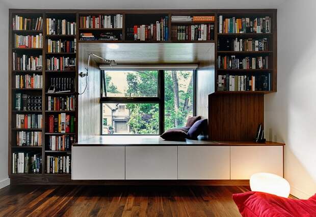 Шкафы вокруг окна: 10 идей для твоего интерьера. Это не просто красиво, а очень функционально.