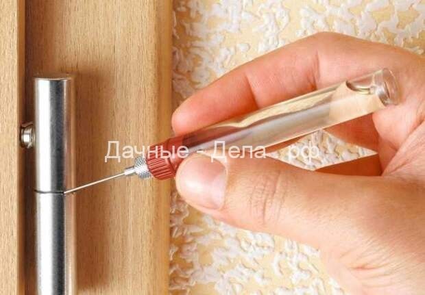 Простой копеечный способ избавиться от скрипа дверных петель