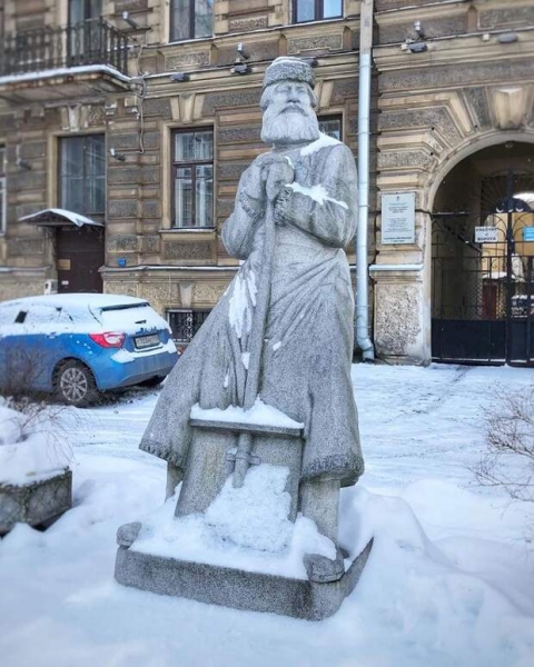 Ужель Москва, заваленная снегом, таджикам отдана?